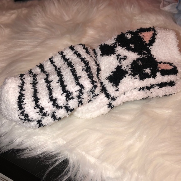 NWT Cozy Fuzzy Cat Socks by West Loop for Women - Picture 4 of 6